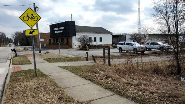 Land For Sale and Building for Lease: 50, 86, 94, 122 1/2 Southeast Ave & 117 South Ave, Tallmadge, OH 44278